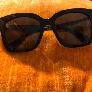 Diff polarized sunglasses with case